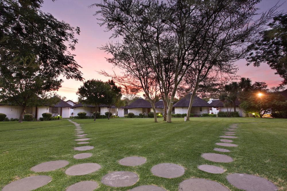 Protea Hotel By Marriott Oudtshoorn Riempie Estate المظهر الخارجي الصورة