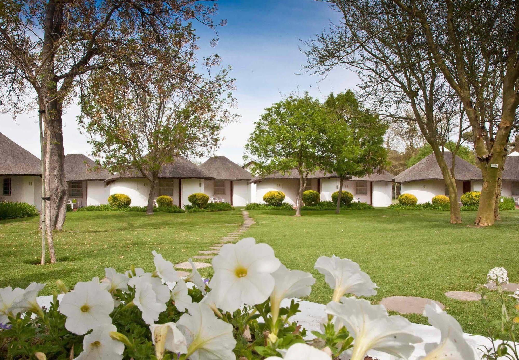 Protea Hotel By Marriott Oudtshoorn Riempie Estate المظهر الخارجي الصورة